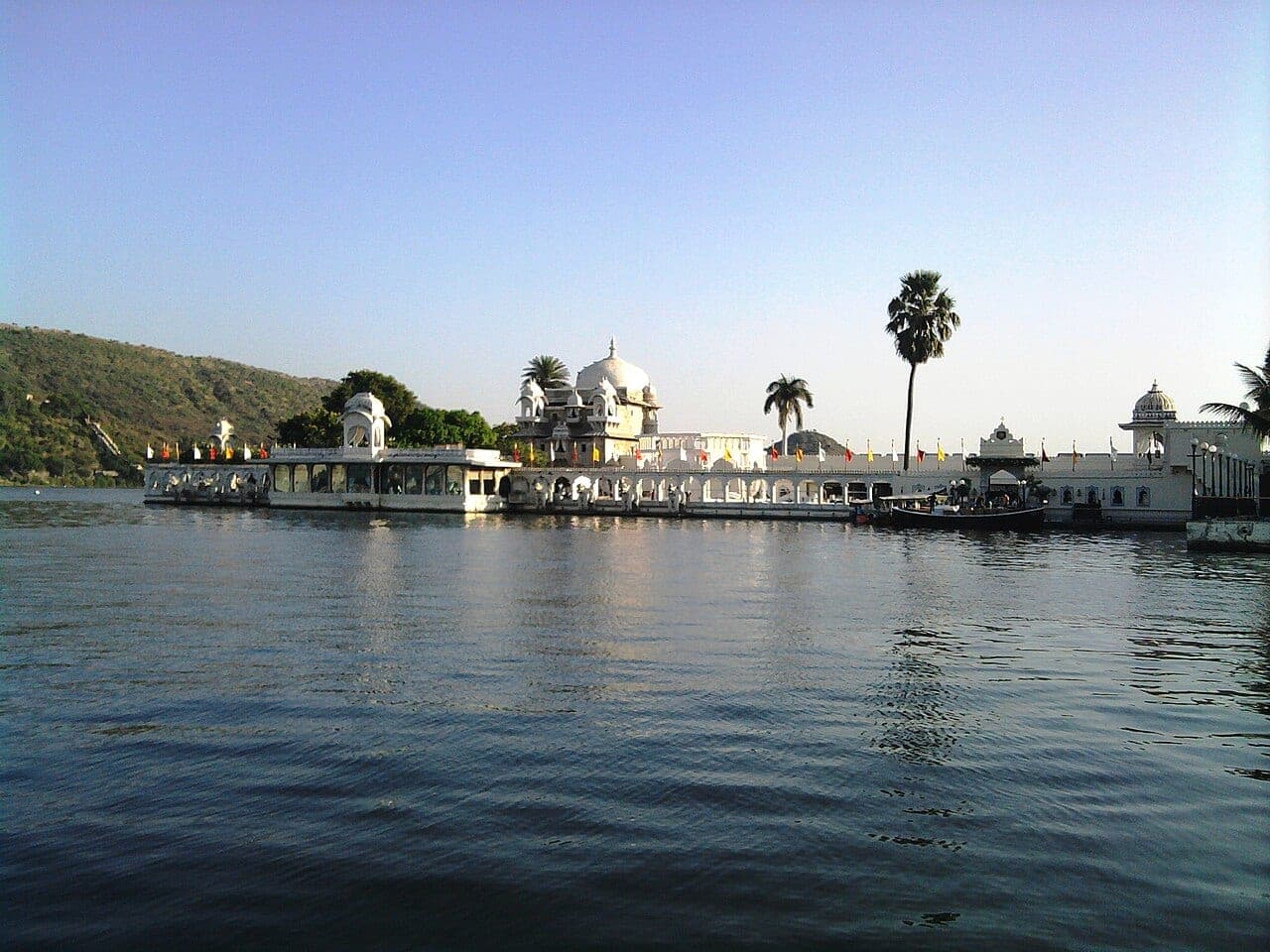 Ceremonial Royal Ferry Baraat Across Lake Pichola - Jagmandir Island Palace