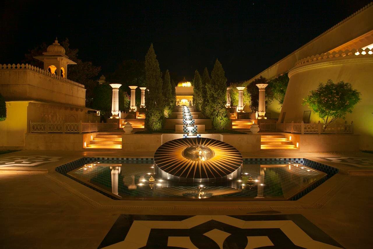 Crescent Dome Starlit Banquet - The Oberoi Udaivilas